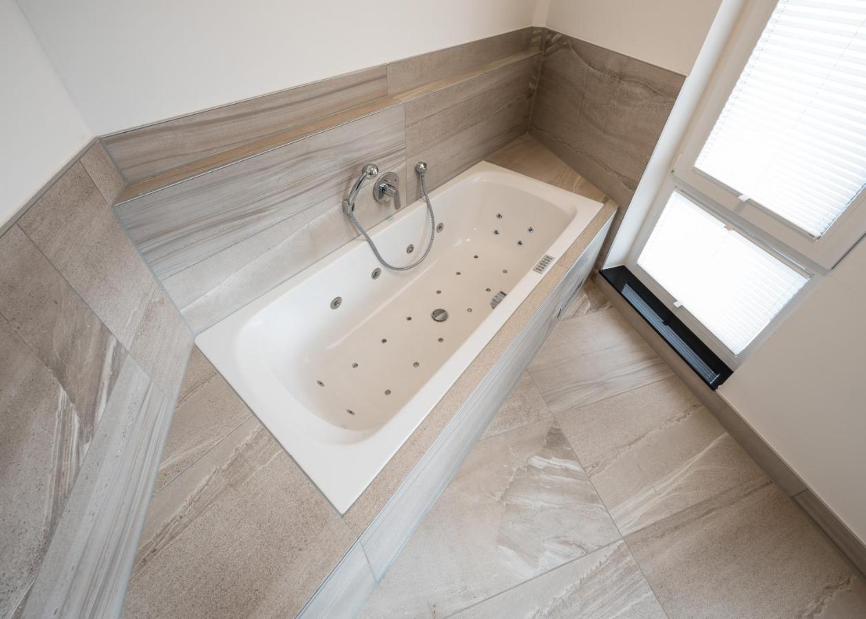Rs-Hotel - Smart & Modern Hotel Apartments Brühl Dış mekan fotoğraf
